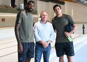 Zambo Anguissa e Giovanni Simeone visitano la nuova piscina di Castel di Sangro