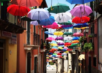 Musica, food, visite guidate alla scoperta del borgo: torna Manoppello sotto gli ombrelli