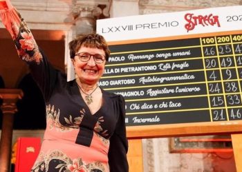 La scrittrice Premio Strega Donatella Di Pietrantonio appoggia campagna Wwf in difesa dei cervi