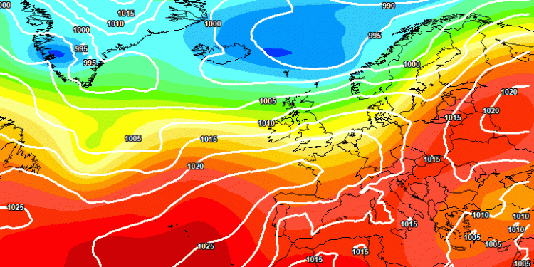 Secondo il modello europeo ECMWF, per Domenica 25, la situazione a 500 hpa sarà questa. Condizioni di tempo stabile su tutto l'Abruzzo, ove solo qualche addensamento di poco conto sulle aree interne potrà essere presente.