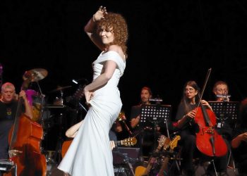 Fiorella Sinfonica-Live con orchestra fa tappa a Pescara