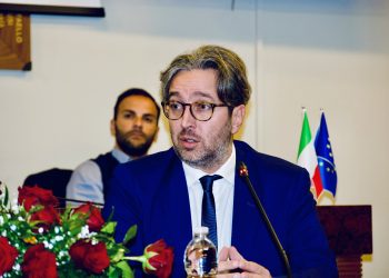 Dissequestrato quadro elettrico a Roseto, il sindaco: “Da stasera riattivata illuminazione in piazza”