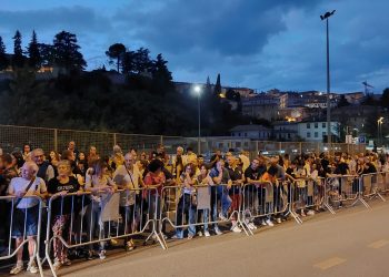 Partenza ‘imperdonabile’ per la 730esima Perdonanza, organizzazione in tilt: gente bloccata per ore