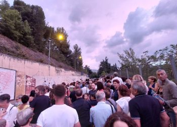 Partenza ‘imperdonabile’ per la 730esima Perdonanza, organizzazione in tilt: gente bloccata per ore