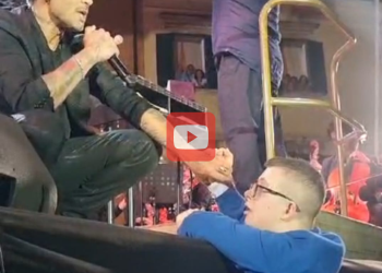 Le mani strette di Alessio e Fabrizio Moro regalano emozioni al Festival di Mezza Estate di Tagliacozzo