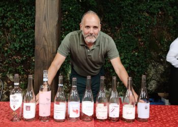 Una giuria di wine lovers chiamata a decretare il miglior vino d’Abruzzo a Gironi divini, ecco i dettagli