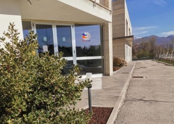 Ladri di Ferragosto incappucciati e attrezzati in azione nel nucleo industriale, è allarme tra le aziende