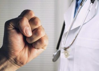 La Regione condanna le aggressioni negli ospedali: “Investire in sanità e sicurezza, porre fine ad escalation di violenza”