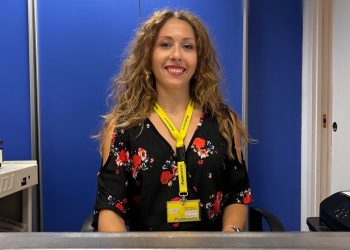 Valeria Chiappini: la più giovane operatrice di sportello della provincia dell’Aquila, tra carriera in Poste Italiane e passione per la montagna