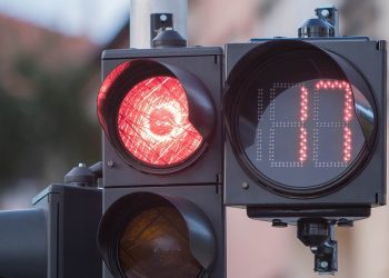 Dopo l’Incidente che ha Abbattuto il T-Red, si inserisce il conto alla rovescia nell’impianto semaforico