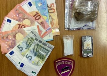 Nasconde la droga nella cintura e nel bagno della struttura d’accoglienza, arrestato 17enne