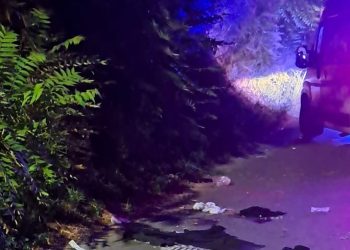 Investe con l’auto un 18enne in bicicletta, caccia al pirata della strada: ragazzo in gravi condizioni