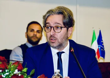 Il Sindaco Nugnes sottoscrive le convenzioni per gli interventi in difesa della costa