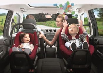 Sicurezza stradale: ecco cosa cambia con la nuova normativa sui seggiolini auto