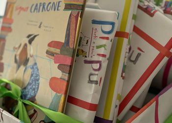 Donazione di libri alla scuola primaria De Amicis in ricordo della maestra Maria Pia Delli Ficorilli