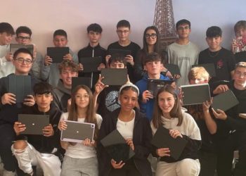 All’Istituto Pascal-Comi-Forti di Teramo consegnati i tablet agli studenti delle classi digitali