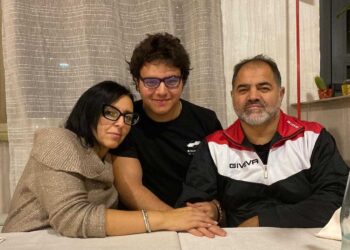 I genitori lo accompagnano all’Aquila ogni giorno perché il convitto non lo accoglie, ora un’assistente porterà Valerio al liceo musicale