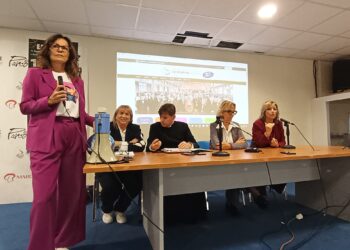 Don Antonio Coluccia incontra gli studenti teramani: “Non siete all’asta, la droga è un grande bluff Siate portatori sani di vita e legalità”