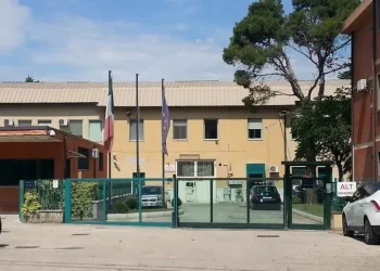 Carcere di Pescara, in tre rubano le chiavi per aggredire un detenuto