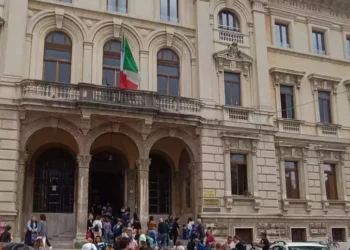 Istituto Melchiorre Delfico chiuso, il personale scrive a Mattarella: “Venga garantito il diritto allo studio”