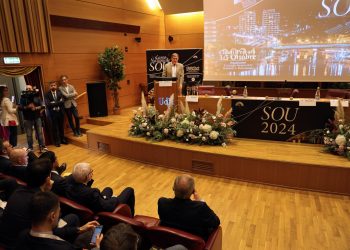 Sanità, Marsilio: Abruzzo unica regione ad aver il 100% dei posti letto di terapia intensiva e sub-intensiva