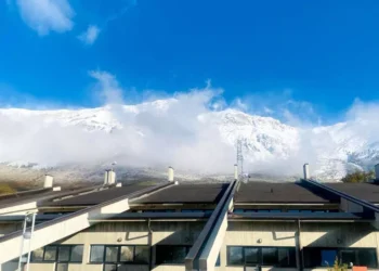 Maltempo, vento record a Campo Imperatore: raffiche fino a 233 chilometri orari
