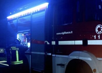 Auto incendiata nella notte a Sulmona: probabile la pista dolosa