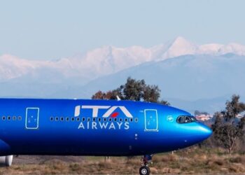 Il monte Velino domina Roma in uno scatto mozzafiato