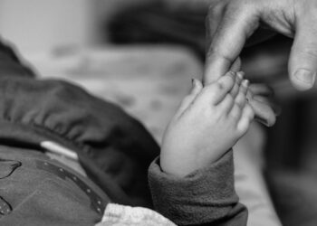 Pubblicato il bando regionale per il supporto ai genitori-caregiver di Bambini disabilità gravissime