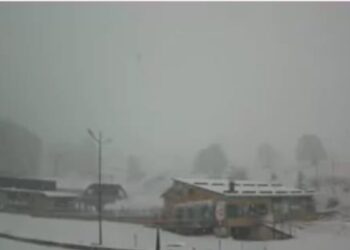 La Dama bianca è arrivata: la prima neve della stagione sulle montagne abruzzesi (fotogallery)