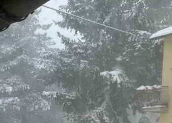 Maltempo in Abruzzo, gelo e neve sopra i 600 metri