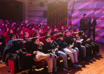 Centinaia di studenti per il taglio del nastro della 42esima edizione del Sulmona international film festival