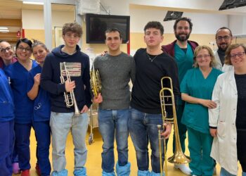All’Aquila terapia e musica in ospedale: mini concerti nei reparti