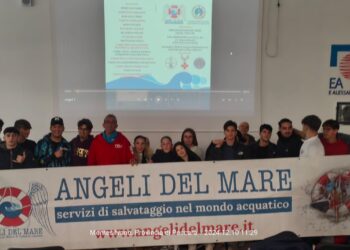 Fisa tour metropolitano: gli angeli del mare incontrano gli studenti