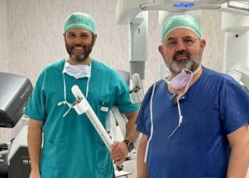 Allergica all’anestesia viene operata da sveglia, straordinario intervento all’Aquila