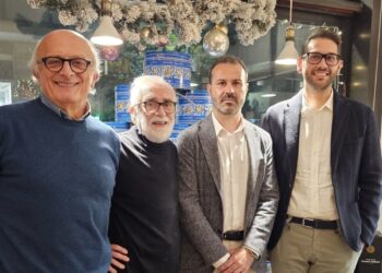 Wine Room, solidarietà e gusto per le feste natalizie con il panettone sospeso.