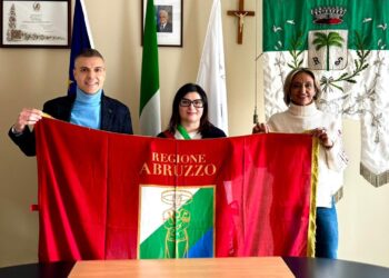 Consegnate le nuove bandiere della Regione Abruzzo ai comuni del Vastese