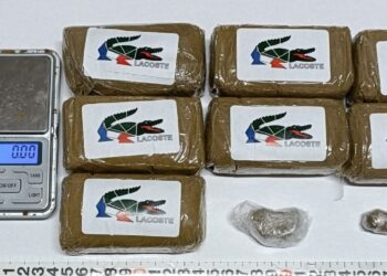 Una scatola piena di droga nascosta in camera da letto: arrestato dai carabinieri