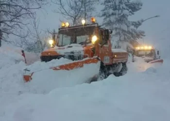 Maltempo in Abruzzo, code in A25 al casello di Sulmona