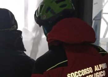 Salvi i soccorritori e i lavoratori bloccati a Campo Imperatore: scesi a valle qualche istante fa