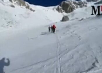 Dispersi sul Gran Sasso, trovato anche il corpo dell’altro escursionista: in corso il recupero (il filmato)