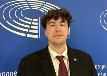 Tragedia a Roccaraso: ragazzo di 25 anni precipita dal quarto piano di un hotel e muore