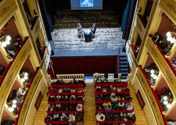 Atri, grande partecipazione al primo incontro di Abruzzo Giovani con Maria Concetta Mattei