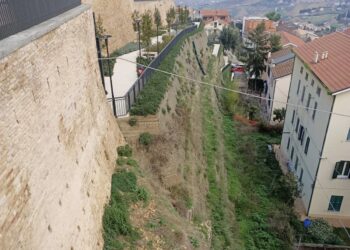 La risposta dell’Amministrazione comunale di Città Sant’Angelo alle polemiche sul pendio nell’area del giardino comunale
