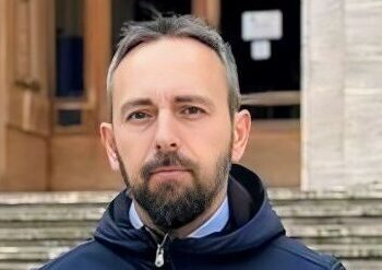 Via Pietro Nenni 5: al via i lavori sulla copertura, Sola critica ritardi e promette vigilanza