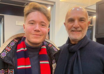 Alfa incanta il pubblico di Pescara: “Che bello aprire qui il 2025”