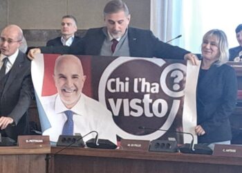 Scontro in aula tra gruppo Pettinari e Centrodestra, arriva la polizia