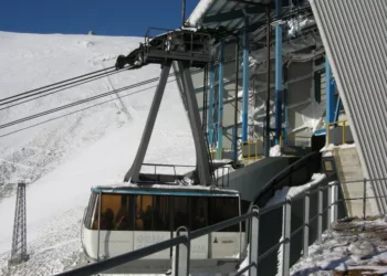 Ancora chiusa la funivia del Gran Sasso, oggi solo corse di servizio