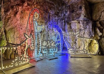 Meraviglie di Luci, grande successo per il presepe incantato nelle Grotte di Stiffe