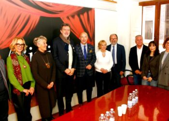 Teramo, il presidente Marsilio in visita al “Primo Riccitelli” e al Conservatorio Gaetano Braga